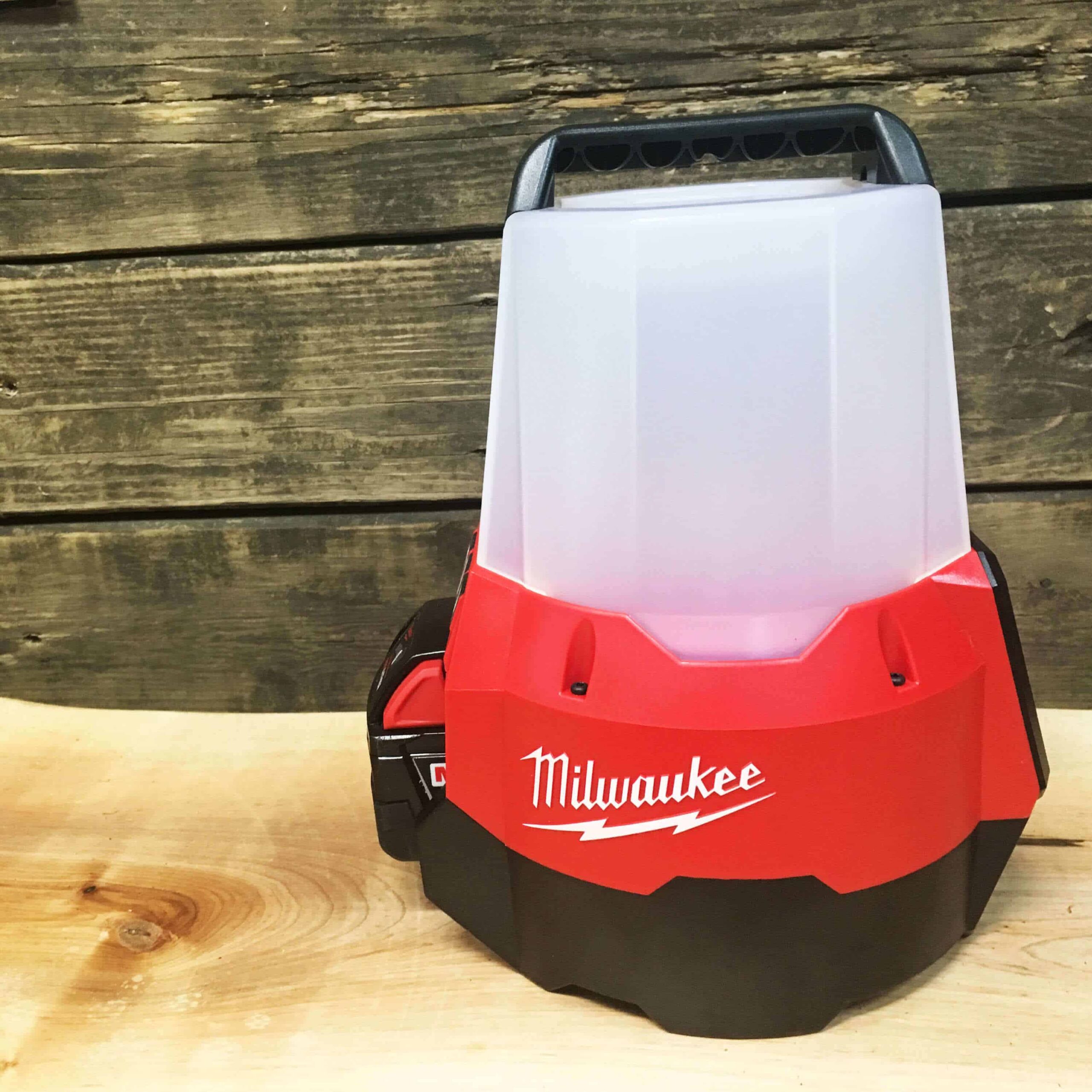 Milwaukee 2025 m18 lantern