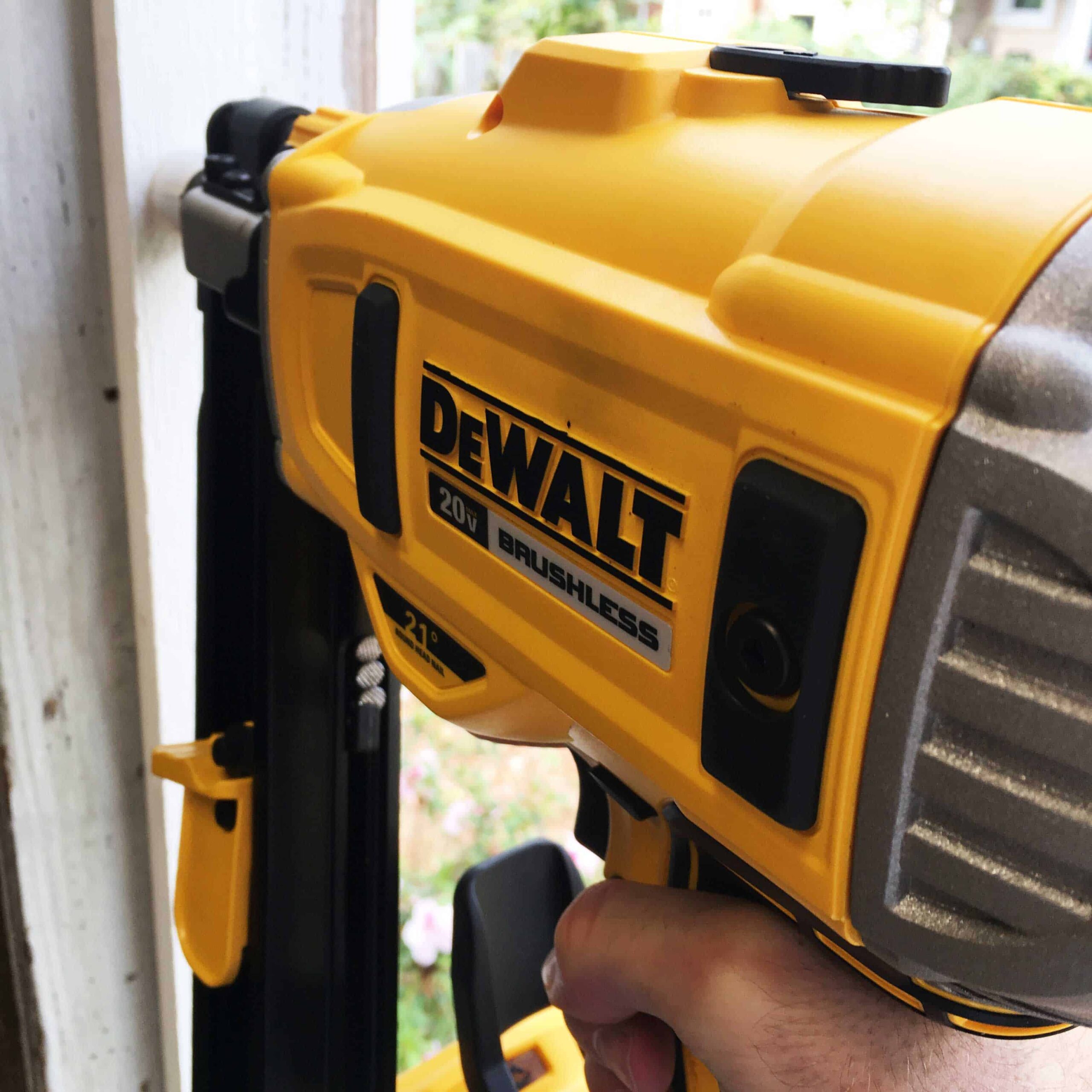 Dewalt battery best sale framing nailer