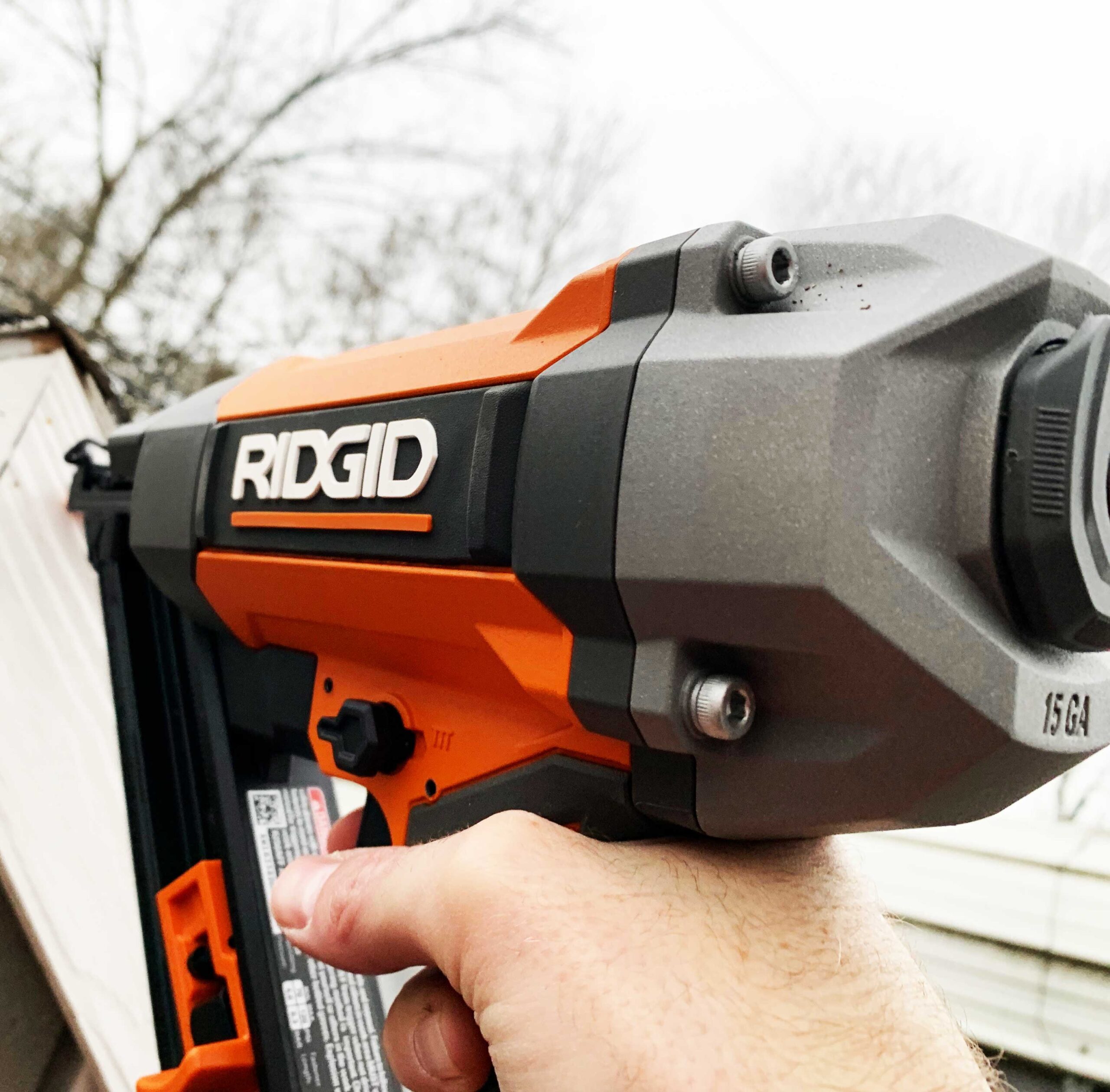 RIDGID 15 Gauge Nail Gun