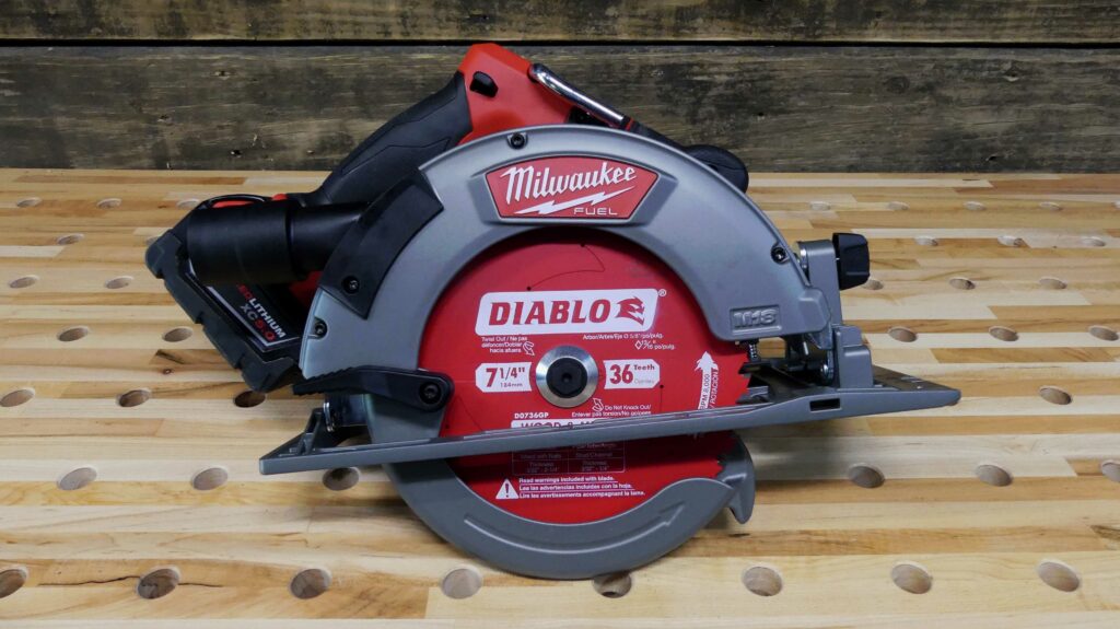 Milwaukee circular saw online m18 blade