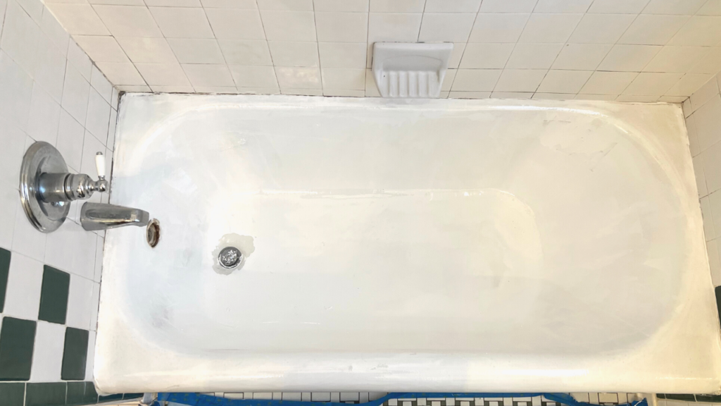 How to Refinish a Bathtub